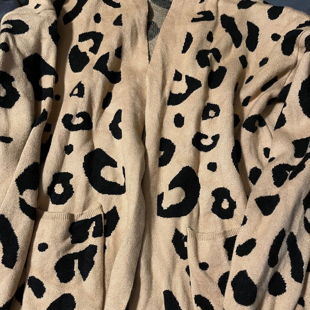 Leopard cardigan with pockets